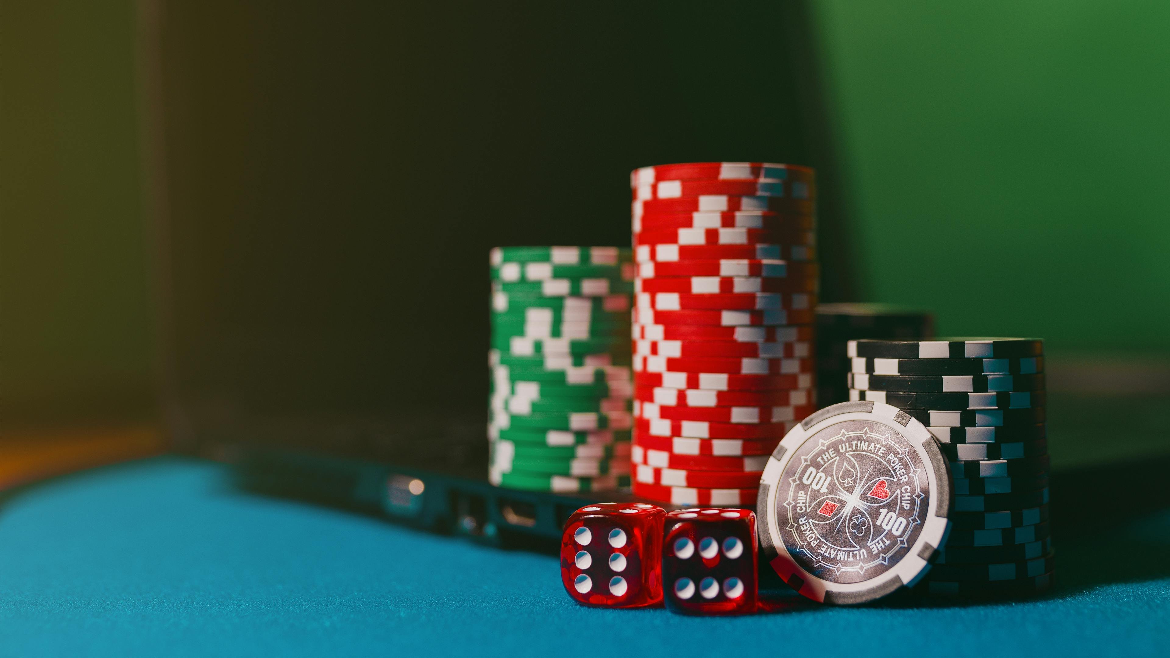 French Roulette wheel layout with betting zones